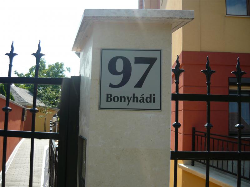 Bonyhádi u. 97